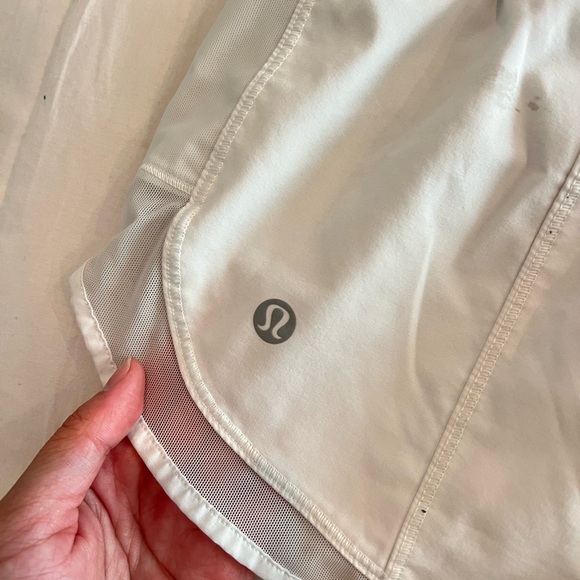 Lululemon Mind Over Miles Short - Picture 4 of 7